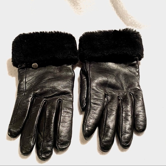 Ugg gloves too small from me. - Picture 5 of 7